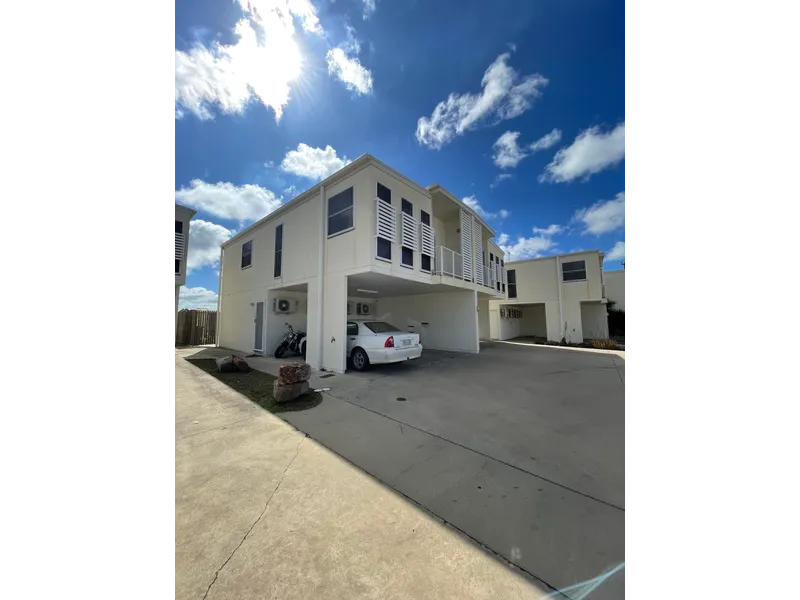 **Spacious 3-Bedroom Townhouse in Dysart 4745 QLD - Perfect for Modern Living!** available 13th Oct