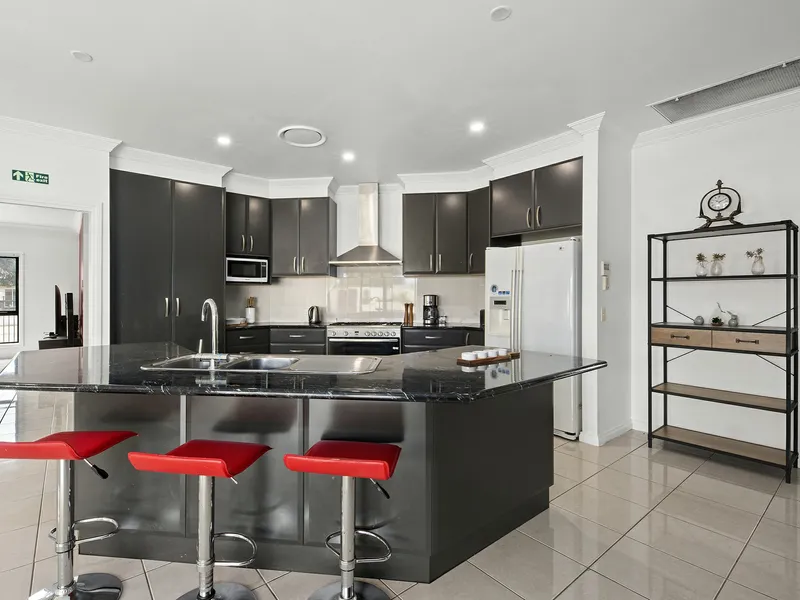 Money Earner. Multiple Possibilities. Investment OR Your New Home