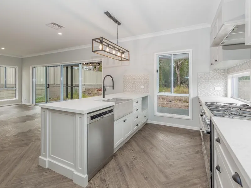 Beat the rising prices with a fixed price executive home!