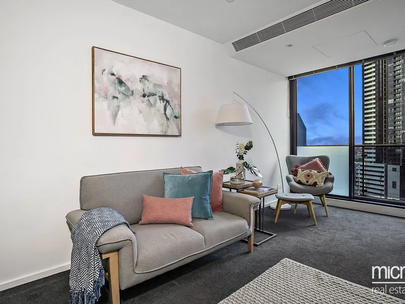 Low-Maintenance Market Entry with Stunning Water Views