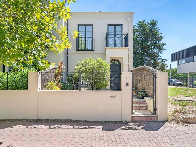 Tuscan-inspired townhouse moments from the heart of Adelaide!