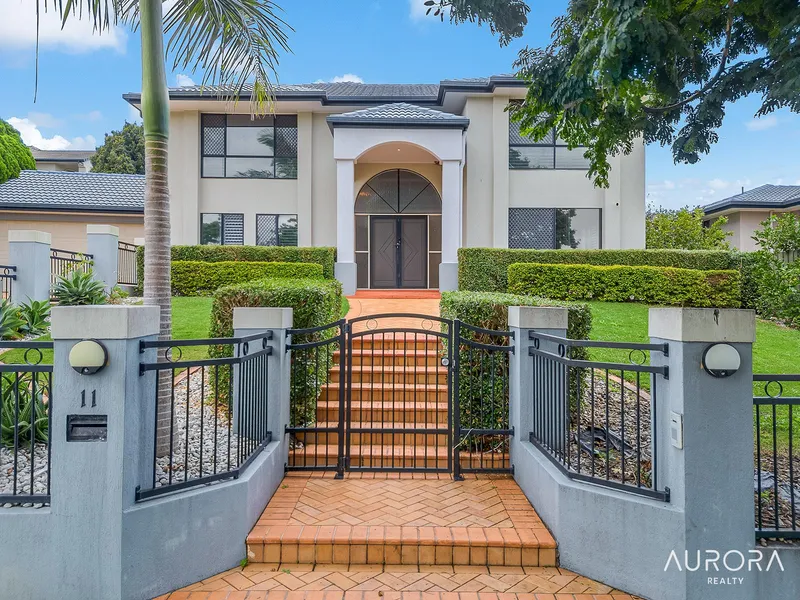 Large Family Home in the Heart of Carindale