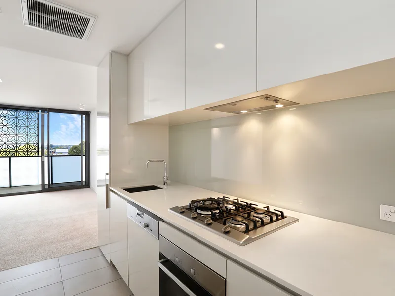 Spacious One Bedroom Apartment in Malvern Close to Everything!