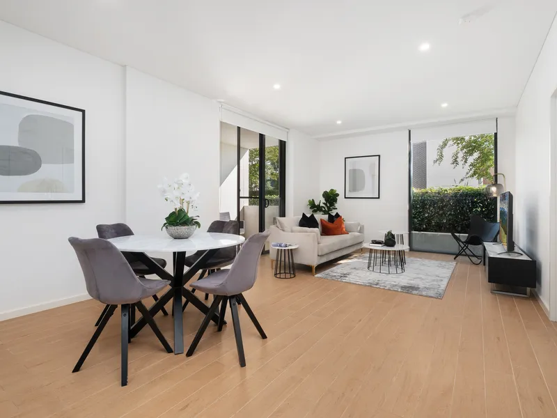 Stylish north facing apartment in foreshore address