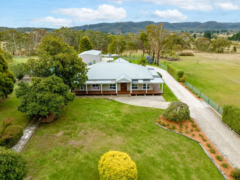 EXQUISITE FAMILY HOME THAT HAS IT ALL
