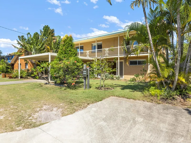 5 BRM HOUSE WITH SIDE ACCESS