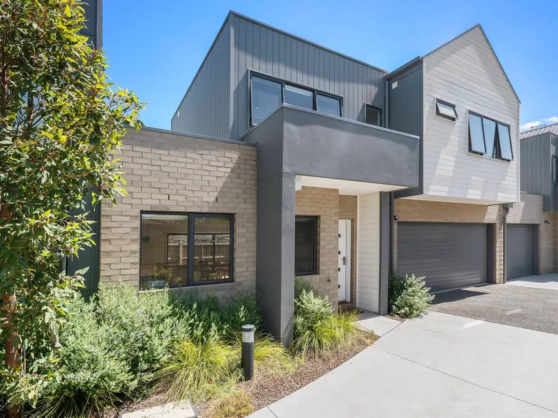 Stylishly Modern Low-Maintenance Living