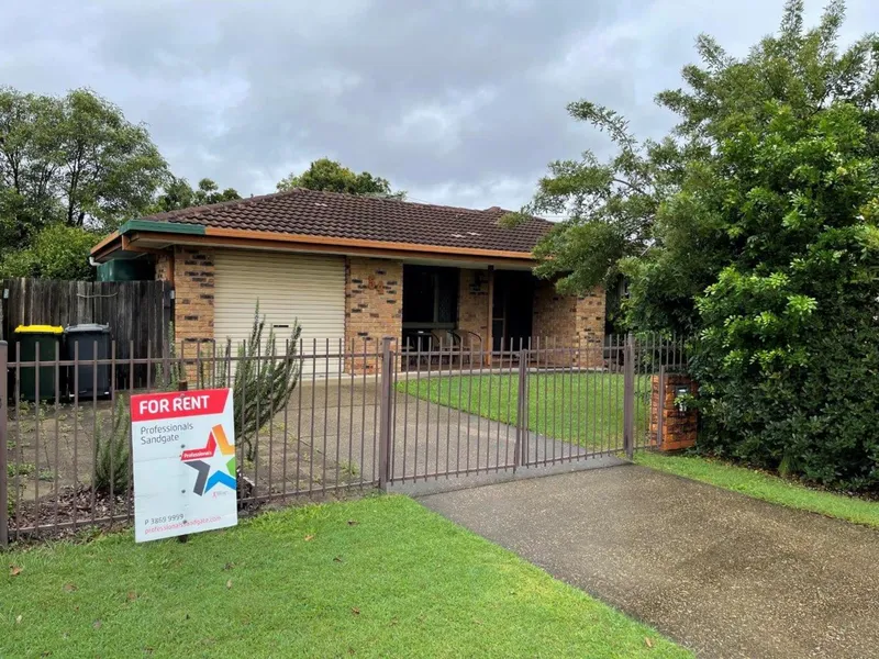 LOW MAINTENANCE BRIGHTON HOME - AVAIL NOW