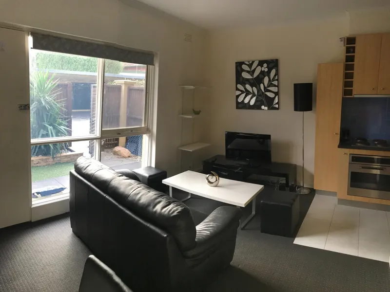 1 Bed ground floor Apartment with Garden