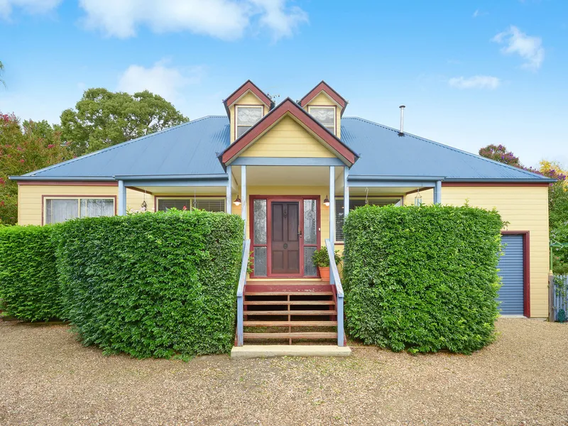 A Very Berry Cottage Plus Self-Contained Apartment