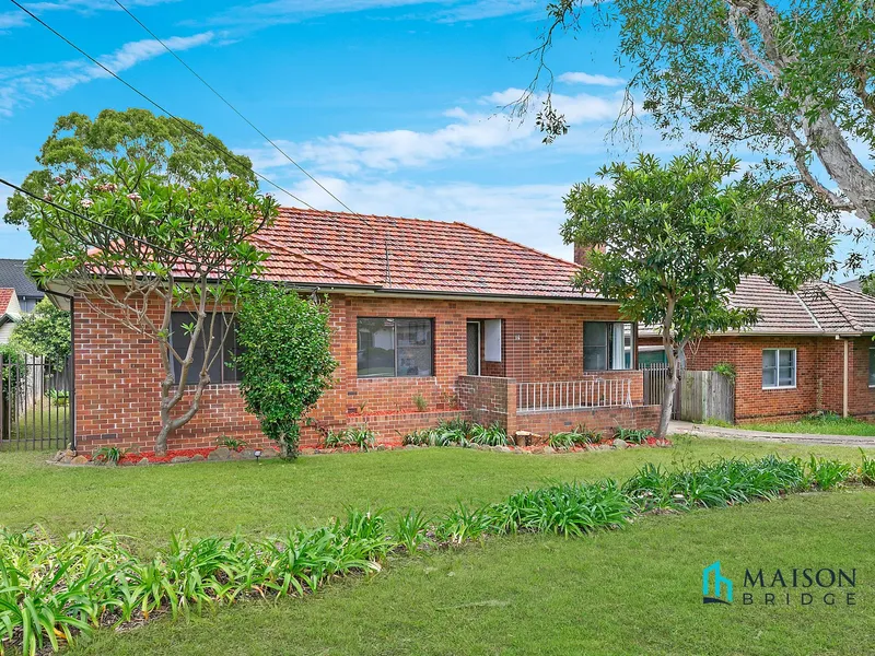 Beautiful 3 Bedroom with Study Full Brick House Perfect for Family 