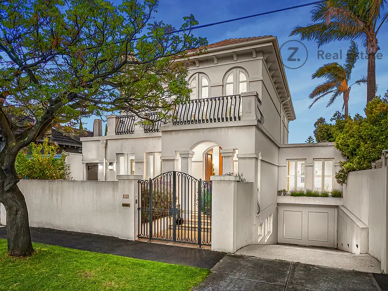 Golden Mile Bayside Masterpiece! Open by Private Inspection contact 0488 885 669 for a private tour.