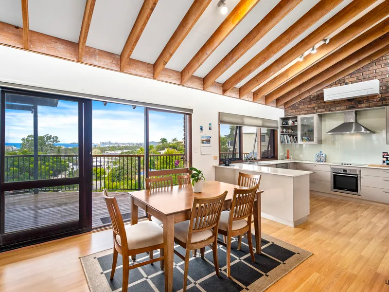 Panoramic Ocean Views In Quite Tugun Street