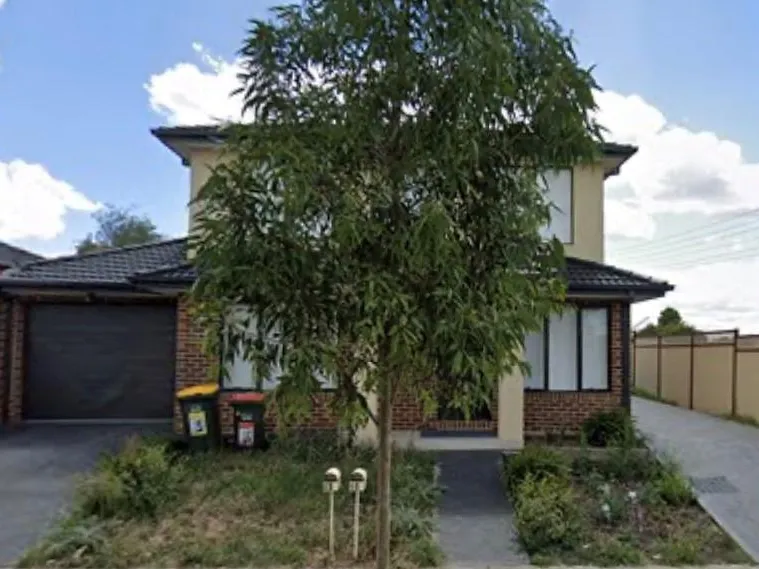 3 BEDROOM HOME - GREAT LOCATION 