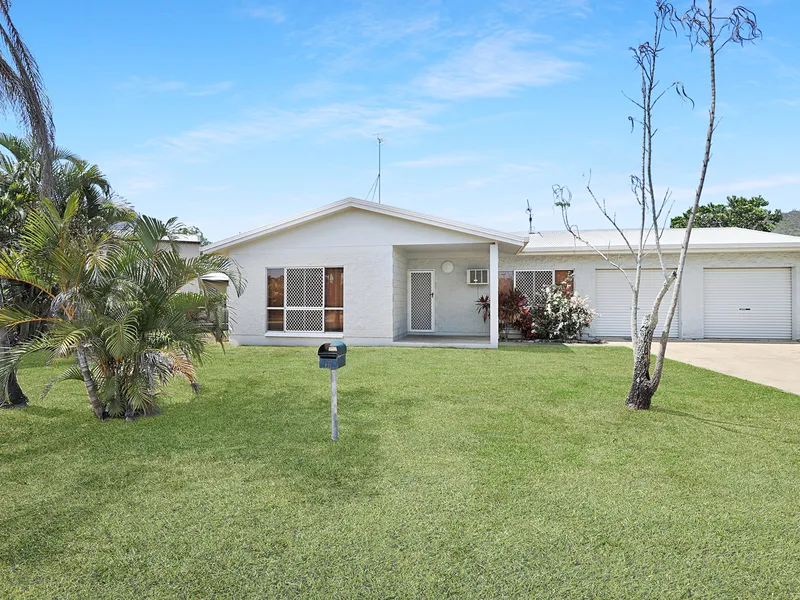 FOUR BEDROOMS, DOUBLE GARAGE......on 801m2 LAND