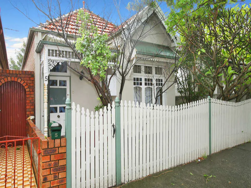 Charming terrace with secure parking