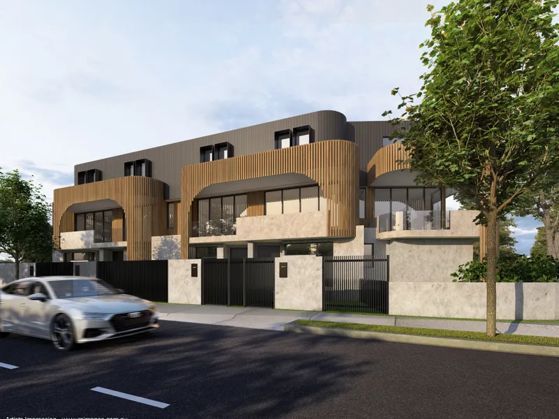 Large High-End Style And Luxury On The Ivanhoe Fringe