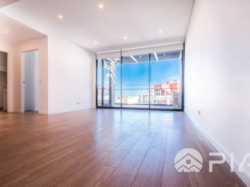 Top floor luxurious apartment with City view