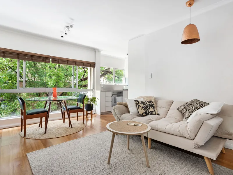 Updated 1-bed in a resort-style harbourside building