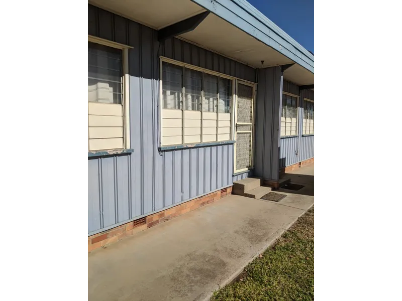 Small Fully Furnished Unit on East Street