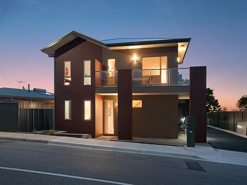 SEA VIEWS WITH LOW MAINTENANCE LIVING