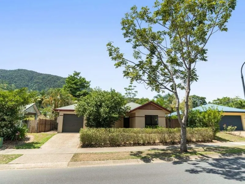 Quaint 3 Bedroom, 1 Bathroom Home In The Valley