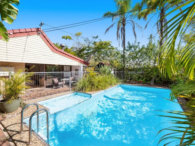 The perfect entertainer - includes a granny flat and a pool