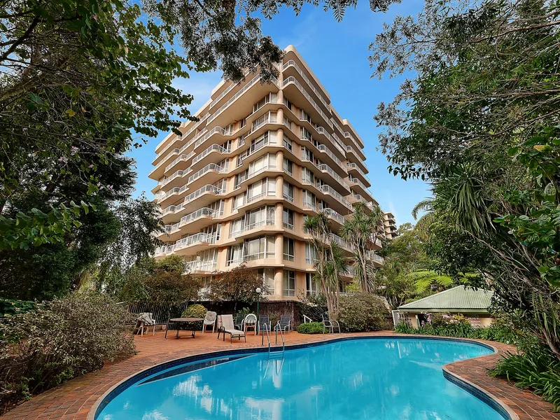 Perfect North East facing, one minute to station!