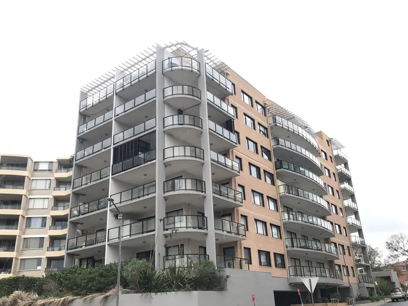 Large one bedroom unit with entertainers balcony