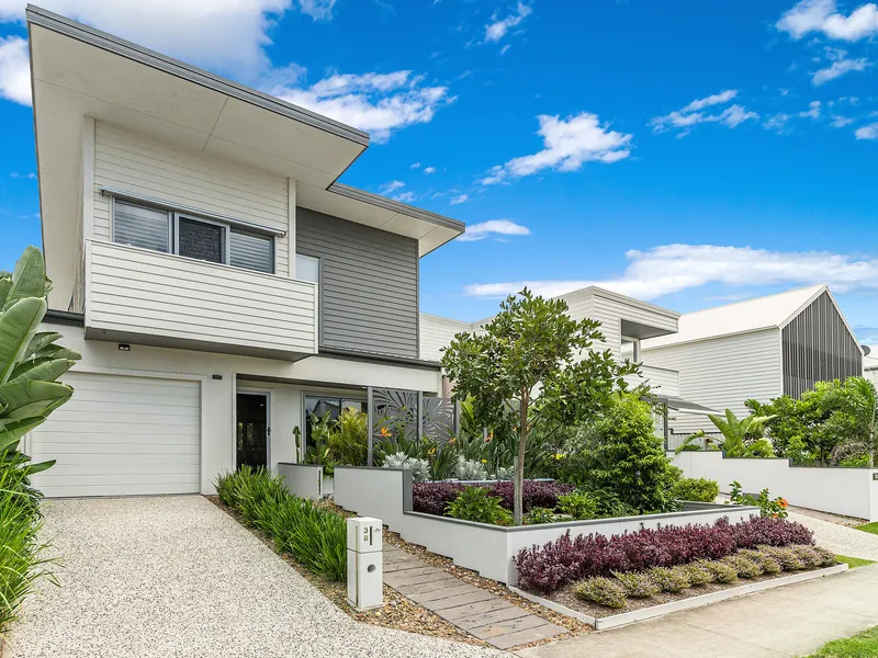 Beautifully Private Seaside Village Home