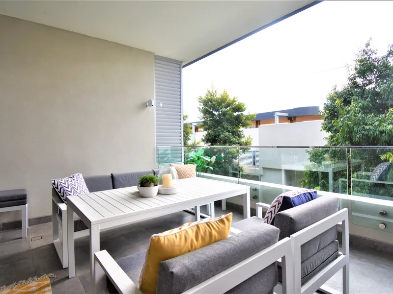 Over 100sqm. approx. of low maintenance family living in the heart of Botany