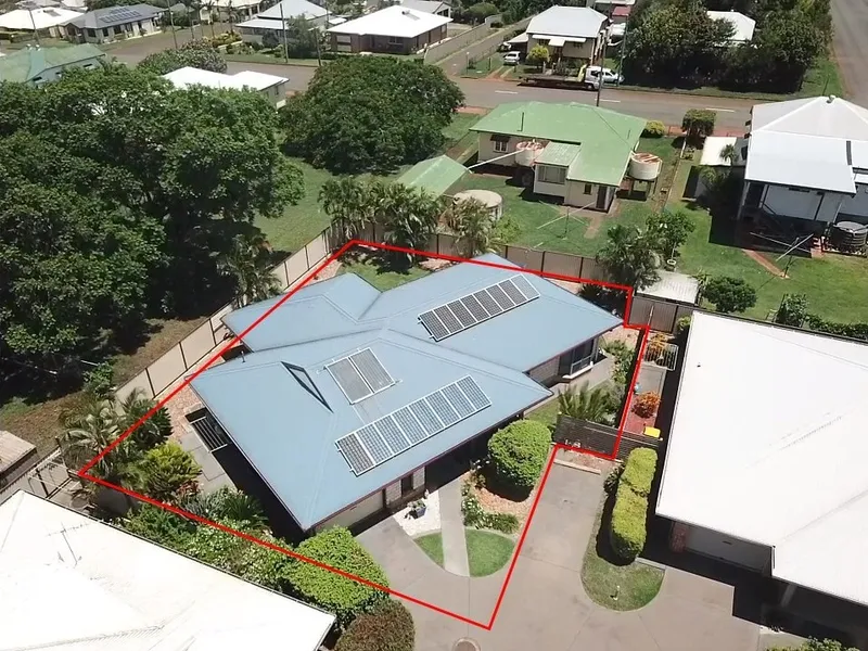 3 BED 2 BATH UPMARKET VILLA