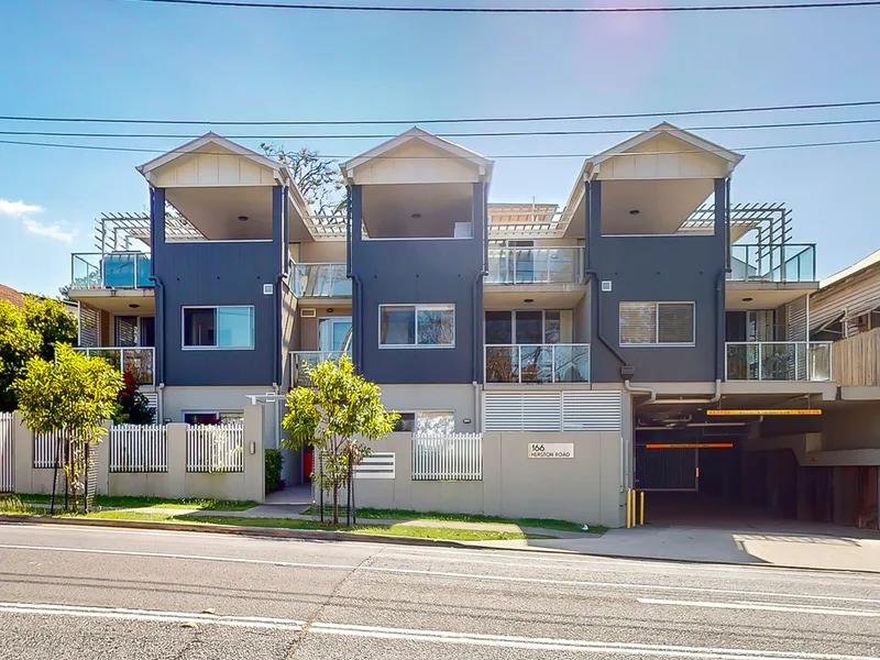 Fully Furnished Modern 2-Bedroom Unit in Prime Herston Location