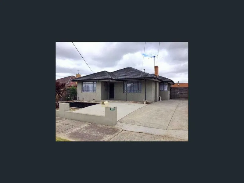 Pristine Family home in Perfect Location!