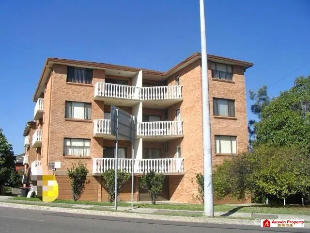 Spacious Two bedroom Unit For Lease in Convenient Location