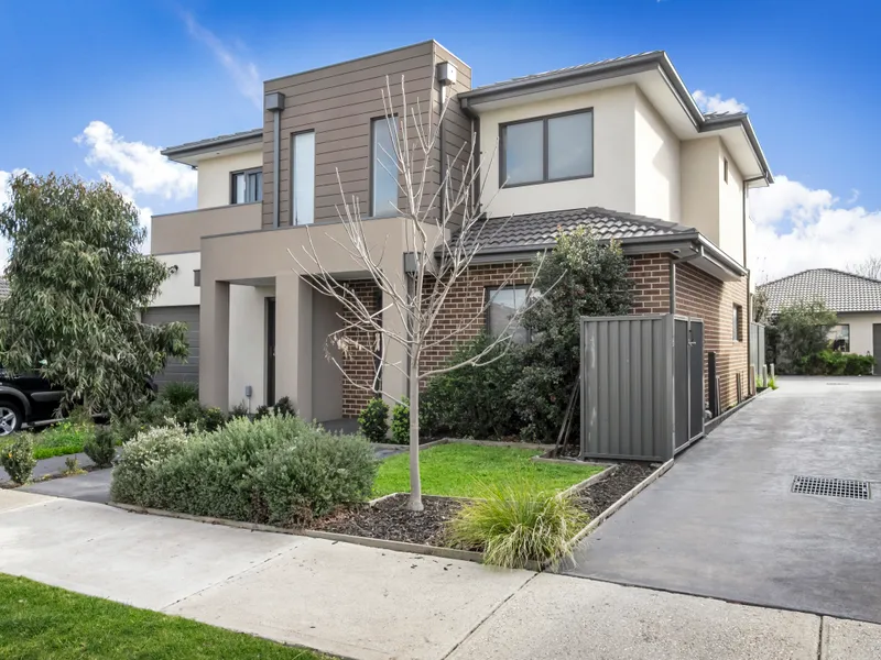 STYLISH CONTEMPORARY LIVING!