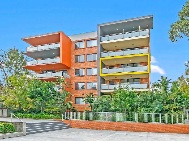 2 bedroom apartment with views of the Blue Mountains