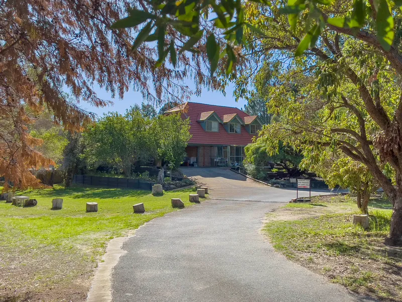 5 ACRES,2 STOREY HOME,75 DOG LICENCE & BUSINESS