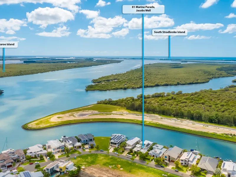 A Waterfront Paradise at Calypso Bay with Bridge-free Broadwater Access