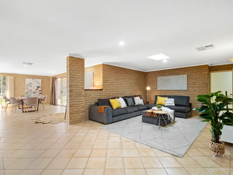 ENJOY NATURE TO ITS FULLEST! WITH A HOME TO SUIT YOUR LIFESTYLE!