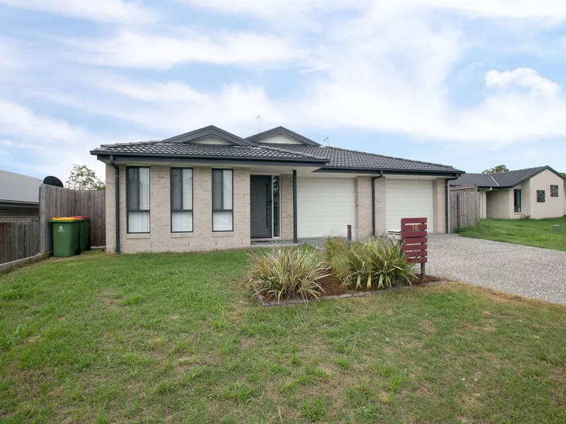 Look no more! Air conditioned home in a great location!