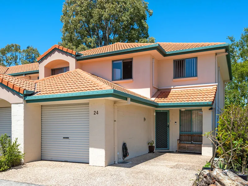 Neat & Tidy 3 Bedroom Townhouse with Solar