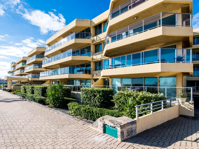 OCEAN VIEWS IN PROMINENT BEACH SIDE LOCATION