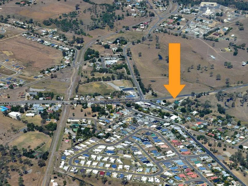 Often wanted but rarely available !! That is the case of land with highway frontage in Calliope.