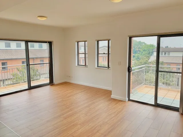Spacious Two Bedroom Apartment In Quiet Cul-de-Sac