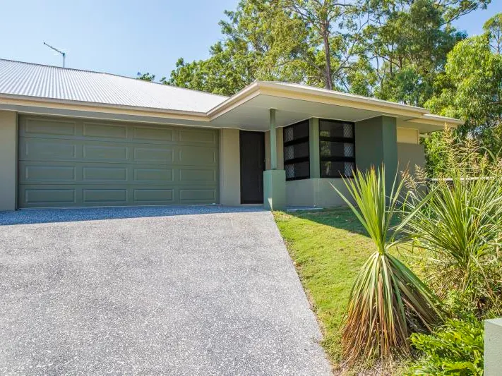 GREAT DUPLEX HOME IDEALLY LOCATED IN COOMERA RETREAT!