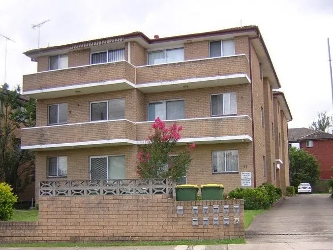 CONVENIENTLY LOCATED TWO BEDROOM UNIT