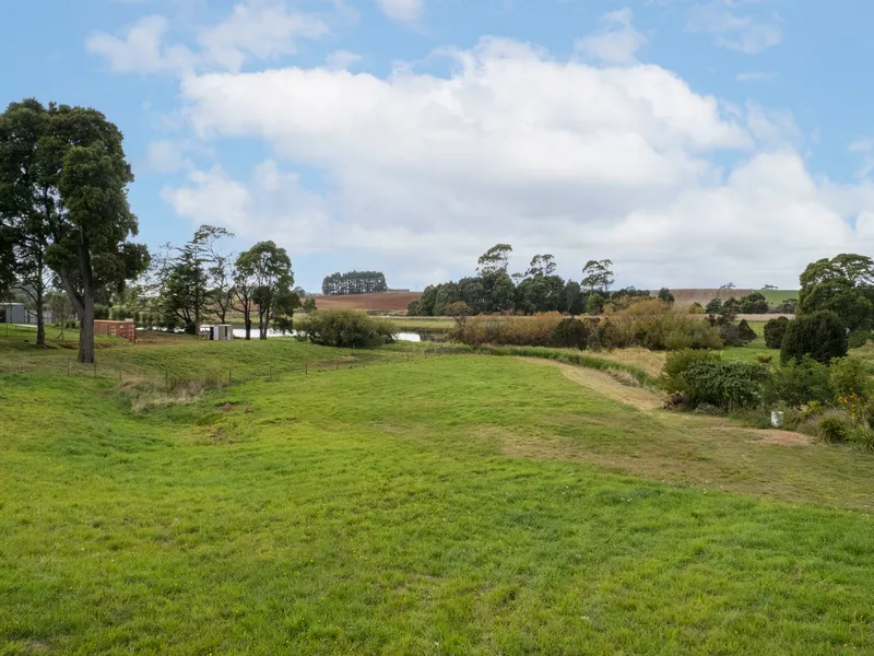 BUILD YOUR DREAM HOME AND CREATE THE PERFECT GARDEN