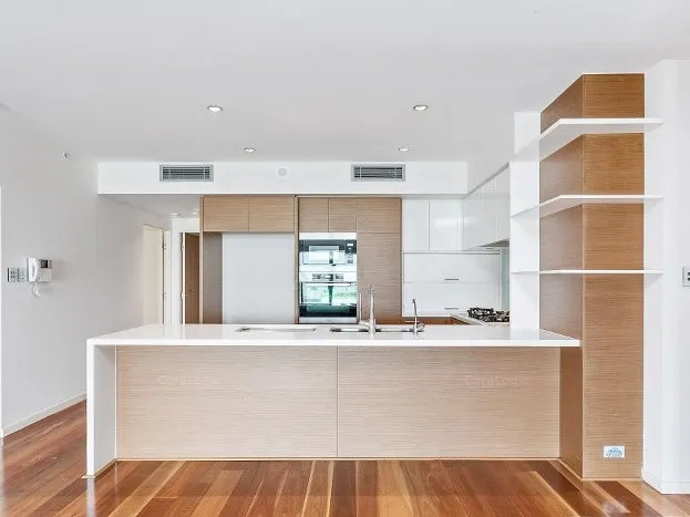 AMAZING 3x2x2 EXECUTIVE HOME WITH BREATHTAKING RIVER VIEWS!