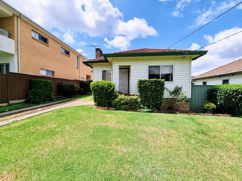 3 Bedroom House + Self Contained Granny Flat